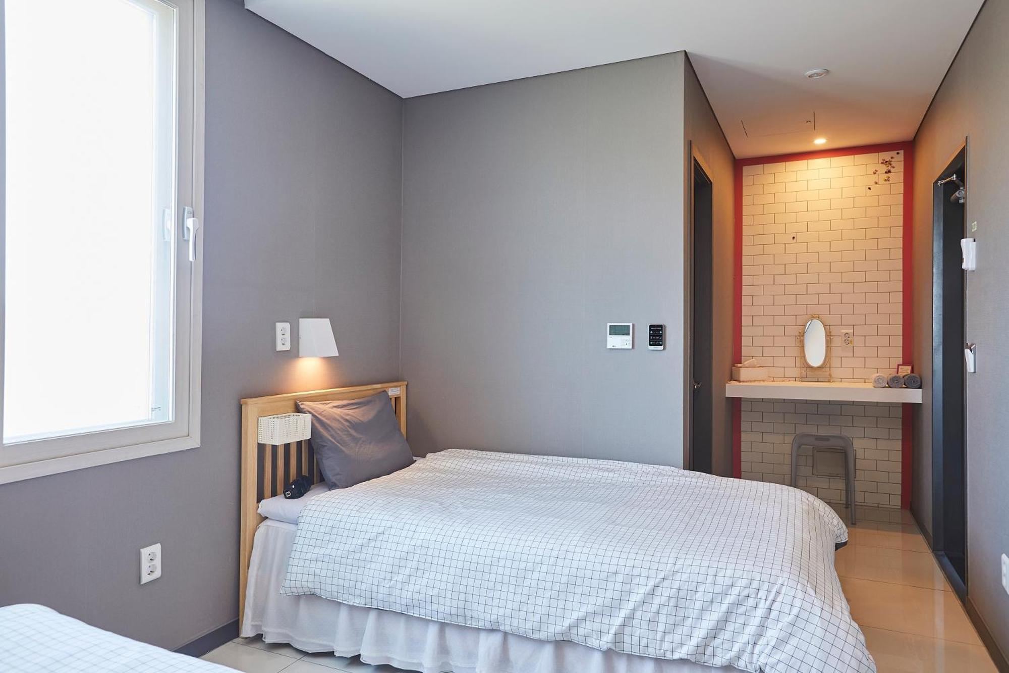 Red-Lighthouse Guest House Sokcho Quarto foto